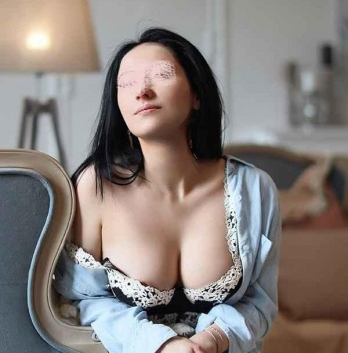 У меня много интересных услуг, которые наполнены страстью и нежностью. Предлагаю классический и оральный секс, массаж и стриптиз. На фото я, проверено ⭐️ Отзывы о моих услугах тебе понравятся, ведь мои клиенты всегда остаются довольны. Жду встречи с тобой в Москве, чтобы сделать твои фантазии реальностью. Не упусти шанс испытать настоящее наслаждение со мной 💫 Ясмина